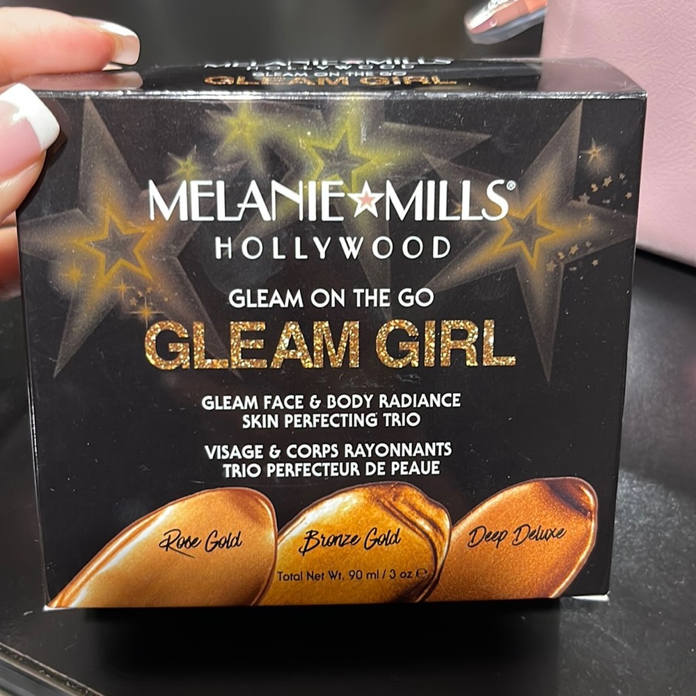 Face and body bronzer